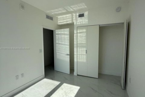 Copropriété à vendre à Miami, Floride: 4 chambres, 249.54 m2 № 1964046 - photo 23