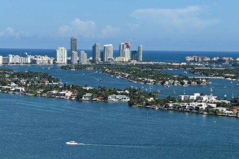 Copropriété à vendre à Miami, Floride: 4 chambres, 249.54 m2 № 1964046 - photo 3