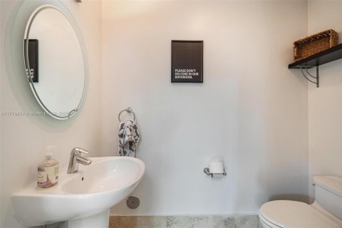 Condominio en venta en Miami Beach, Florida, 2 dormitorios, 111.48 m2 № 1705590 - foto 2