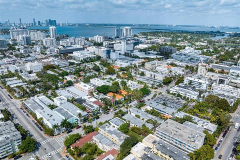 Condominio en venta en Miami Beach, Florida, 2 dormitorios, 111.48 m2 № 1705590 - foto 11