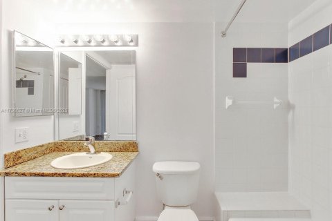 Condominio en alquiler en Miami, Florida, 1 dormitorio, 78.22 m2 № 1712373 - foto 22