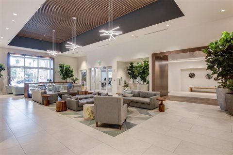 Condominio en alquiler en Miami, Florida, 1 dormitorio, 78.22 m2 № 1712373 - foto 2