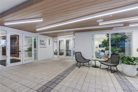 Condominio en alquiler en Miami, Florida, 1 dormitorio, 78.22 m2 № 1712373 - foto 27