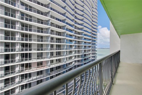 Condominio en alquiler en Miami, Florida, 1 dormitorio, 78.22 m2 № 1712373 - foto 13