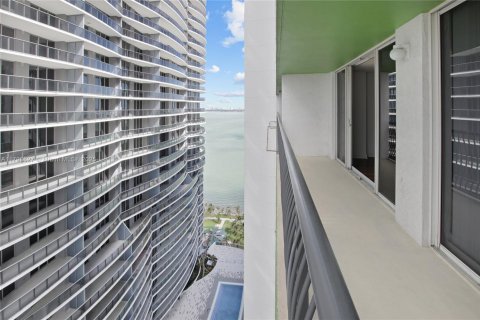 Condominio en alquiler en Miami, Florida, 1 dormitorio, 78.22 m2 № 1712373 - foto 18