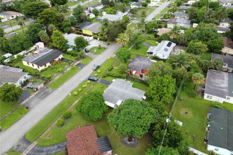 Villa ou maison à vendre à Lauderhill, Floride: 3 chambres, 124.3 m2 № 1945936 - photo 17