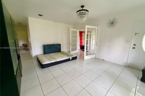 Villa ou maison à vendre à Lauderhill, Floride: 3 chambres, 124.3 m2 № 1945936 - photo 4