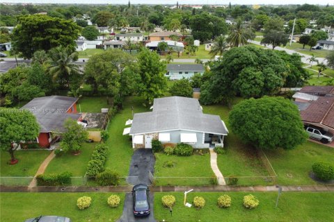 Villa ou maison à vendre à Lauderhill, Floride: 3 chambres, 124.3 m2 № 1945936 - photo 15