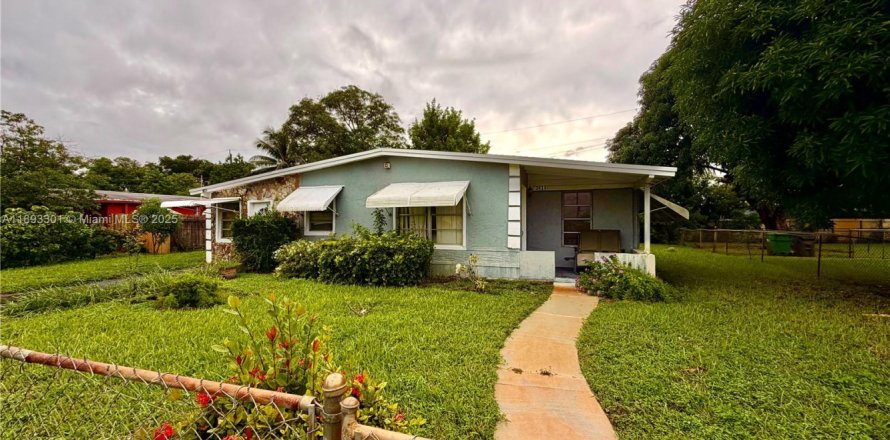 Villa ou maison à Lauderhill, Floride 3 chambres, 124.3 m2 № 1945936