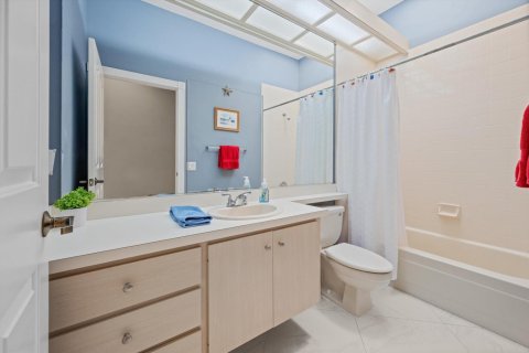 House in Jupiter, Florida 3 bedrooms, 183.48 sq.m. № 2089612 - photo 24