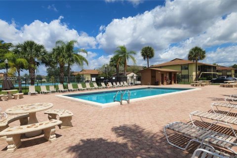 Купить кондоминиум в Санрайз, Флорида 2 спальни, 70.61м2, № 1973459 - фото 21