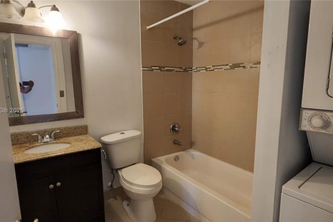 Купить кондоминиум в Санрайз, Флорида 2 спальни, 70.61м2, № 1973459 - фото 12