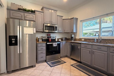 Villa ou maison à louer à Tampa, Floride: 3 chambres, 178.37 m2 № 2430491 - photo 8