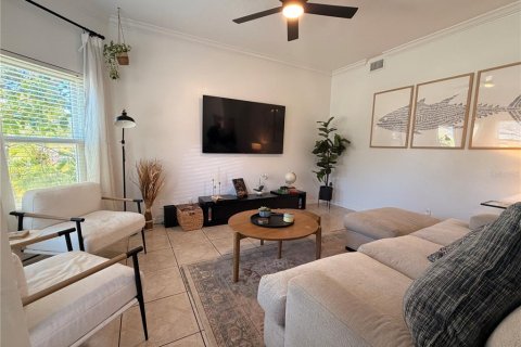Villa ou maison à louer à Tampa, Floride: 3 chambres, 178.37 m2 № 2430491 - photo 3