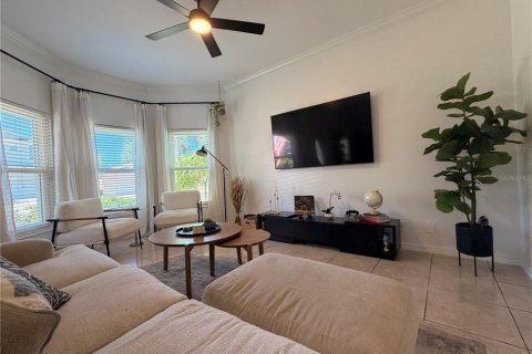 Villa ou maison à louer à Tampa, Floride: 3 chambres, 178.37 m2 № 2430491 - photo 4