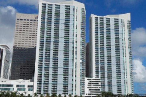 Снять в аренду кондоминиум в Майами, Флорида 1 спальня, 78.6м2, № 1957805 - фото 1