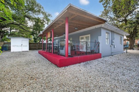 House in Miami, Florida 3 bedrooms, 97.55 sq.m. № 2031441 - photo 14