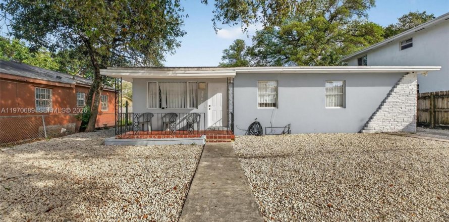 House in Miami, Florida 3 bedrooms, 97.55 sq.m. № 2031441