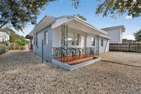 House in Miami, Florida 3 bedrooms, 97.55 sq.m. № 2031441 - photo 4