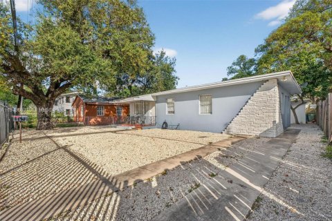 House in Miami, Florida 3 bedrooms, 97.55 sq.m. № 2031441 - photo 3