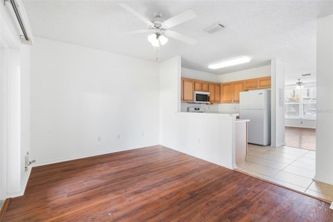 Townhouse in Riverview, Florida 2 bedrooms, 126.35 sq.m. № 2400345 - photo 11