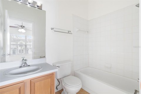 Townhouse in Riverview, Florida 2 bedrooms, 126.35 sq.m. № 2400345 - photo 24