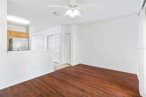 Townhouse in Riverview, Florida 2 bedrooms, 126.35 sq.m. № 2400345 - photo 10