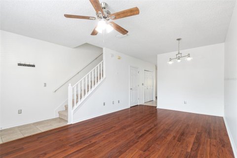 Townhouse in Riverview, Florida 2 bedrooms, 126.35 sq.m. № 2400345 - photo 5
