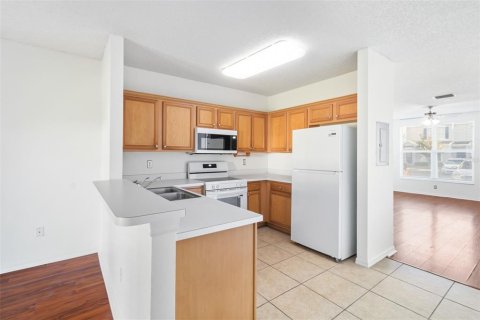 Townhouse in Riverview, Florida 2 bedrooms, 126.35 sq.m. № 2400345 - photo 9