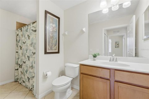 Condo in Bradenton, Florida, 2 bedrooms № 2166318 - photo 18