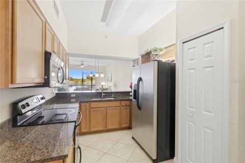 Condo in Bradenton, Florida, 2 bedrooms № 2166318 - photo 5
