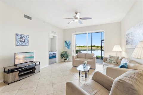 Condo in Bradenton, Florida, 2 bedrooms № 2166318 - photo 2