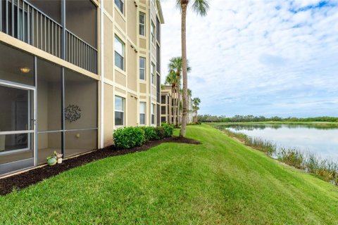 Condo in Bradenton, Florida, 2 bedrooms № 2166318 - photo 25