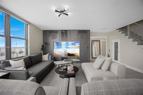 Condo in Miami Beach, Florida, 2 bedrooms  № 1861920 - photo 12