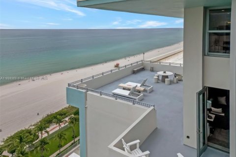 Condo in Miami Beach, Florida, 2 bedrooms  № 1861920 - photo 5