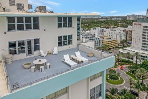 Condo in Miami Beach, Florida, 2 bedrooms  № 1861920 - photo 7
