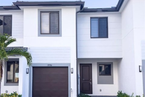 Adosado en Homestead, Florida 4 dormitorios № 2009732