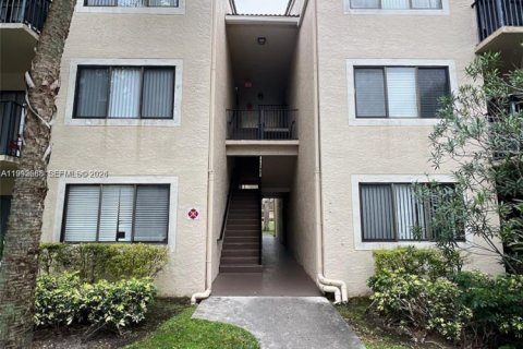 Condominio en alquiler en Coral Springs, Florida, 2 dormitorios, 90.58 m2 № 2055457 - foto 11