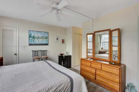 Copropriété à vendre à Hallandale Beach, Floride: 1 chambre, 78.97 m2 № 1739405 - photo 5