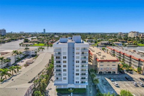 Copropriété à vendre à Hallandale Beach, Floride: 1 chambre, 78.97 m2 № 1739405 - photo 25