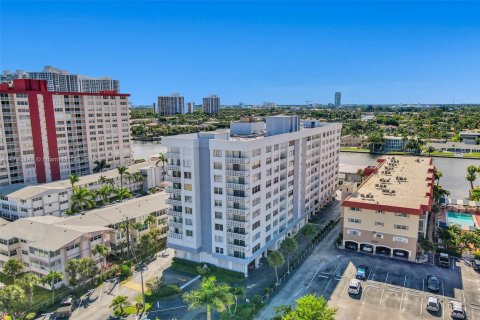 Copropriété à vendre à Hallandale Beach, Floride: 1 chambre, 78.97 m2 № 1739405 - photo 24