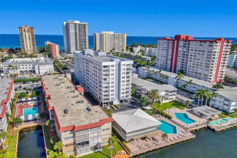 Copropriété à vendre à Hallandale Beach, Floride: 1 chambre, 78.97 m2 № 1739405 - photo 29