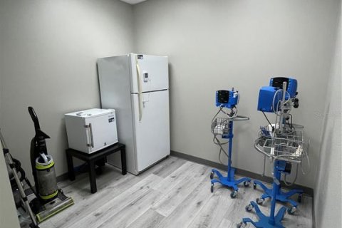 Снять в аренду коммерческую недвижимость в Ларго, Флорида 744.61м2, № 1607906 - фото 12