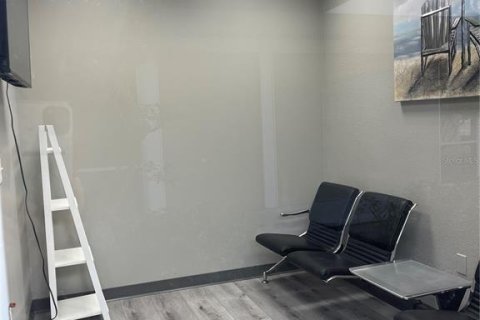 Снять в аренду коммерческую недвижимость в Ларго, Флорида 744.61м2, № 1607906 - фото 4