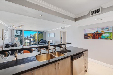 Condominio en venta en Miami Beach, Florida, 1 dormitorio, 79.43 m2 № 1691190 - foto 15
