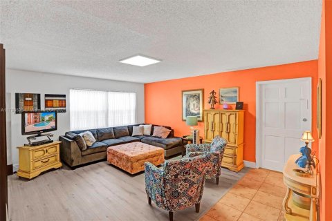 Condo in Fort Lauderdale, Florida, 1 bedroom  № 1711355 - photo 3
