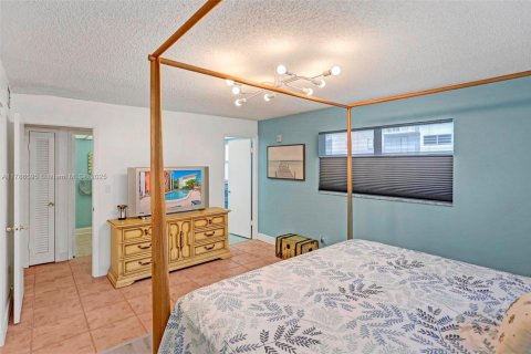 Condo in Fort Lauderdale, Florida, 1 bedroom  № 1711355 - photo 13
