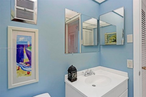 Condo in Fort Lauderdale, Florida, 1 bedroom  № 1711355 - photo 21