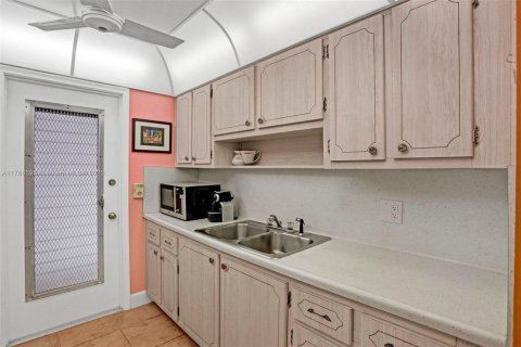 Condo in Fort Lauderdale, Florida, 1 bedroom  № 1711355 - photo 5