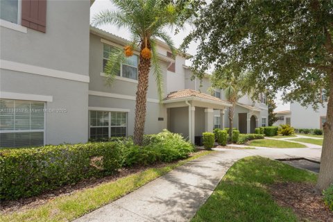 House in Kissimmee, Florida 4 bedrooms, 177.81 sq.m. № 1807684 - photo 1